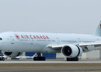 شرکت «ایرکانادا»: دولت باید برای جلوگیری از اعتصاب خلبانان آماده باشد