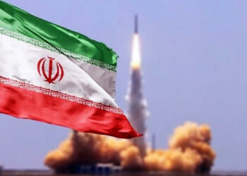 ایران ده‌ها موشک بالستیک به سمت اسرائیل شلیک کرد