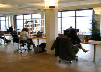 اقتصاد کانادا در ماه سپتامبر 47 هزار شغل ایجاد کرد/ نرخ بیکاری به 6.5 درصد کاهش یافت