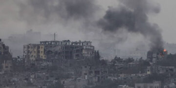 ادامه حملات اسرائیل به غزه و لبنان/ بیش از ۱۱۰ نفر کشته شدند