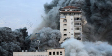 دست کم 55 نفر در غزه کشته شدند/ آغاز دوباره حملات اسرائیل در لبنان