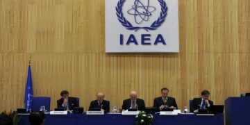 در پاسخ به قطعنامه آژانس، ایران سانتریفیوژهای جدید راه‌اندازی می‌کند