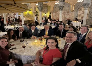 ترودو در پی تهدید تعرفه‌ها با دونالد ترامپ دیدار کرد