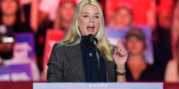 پس از انصراف گیتز، ترامپ باندی را به عنوان دادستان کل آمریکا انتخاب کرد