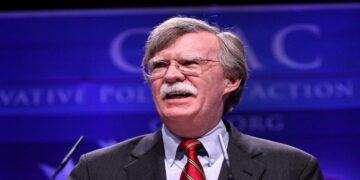 جان بولتون: ترامپ، جاستین ترودو را با شوخی تحقیر می‌کند