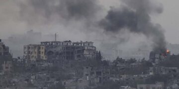 الجزیره: شهر غزه با بمباران هولناک اسرائیل مواجه است