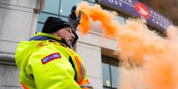 اقدام وزیر کار کانادا برای پایان دادن به اعتصاب بزرگ اداره پست