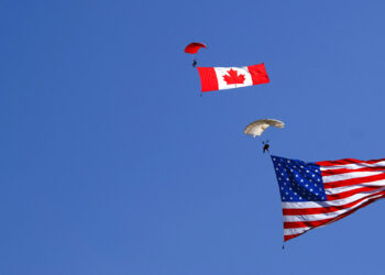 آمادگی کانادا برای جنگ اقتصادی/ دولت از مردم می‌خواهد محصولات کانادایی بخرند