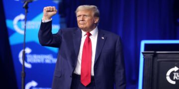 اعلام آمادگی کانادا برای پاسخ قاطعانه به تهدیدهای ترامپ