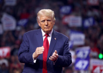 اظهار امیدواری ترامپ برای حل مناقشه اتمی ایران بدون حمله اسرائیل