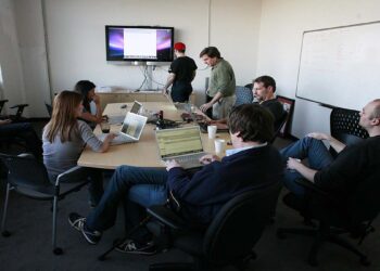 کانادا در سه سال آینده، بیش از 3 هزار شغل را حذف می‌کند