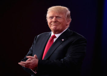 مواضع متفاوت ترامپ در برابر ایران