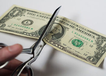 اکثر کانادایی‌ها مخالف پذیرش دلار آمریکا هستند