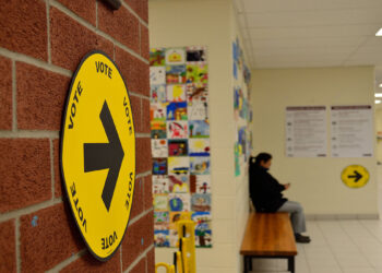 همزمان با برگزاری کارزارهای انتخاباتی، بیش از ۱۰۰ هزار کانادایی رأی داده‌اند