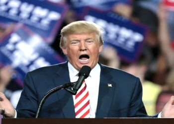 ترامپ چین را به اعمال تعرفه‌ ۵۰ درصدی تهدید کرد/ پایان مذاکرات در صورت عدم عقب‌نشینی پکن