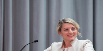 وزیر خارجه کانادا: کانادا بیش از حد به آمریکا متکی بوده است