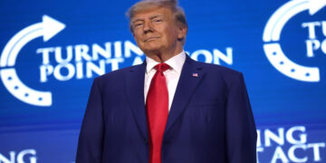 واکنش شدید رهبران کانادا و مکزیک به افزایش تعرفه فولاد توسط ترامپ