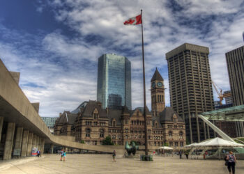 بازار مسکن کانادا: فرصت خریداران یا میدان فروشندگان؟