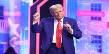 افزایش تنش تجاری؛ ترامپ کانادا را به اعمال تعرفه‌های سنگین تهدید کرد