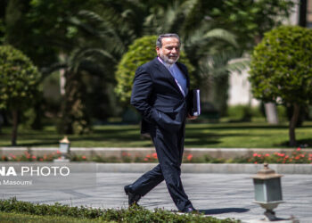 عراقچی: ایران و سه قدرت اروپایی قرار است مذاکرات هسته‌ای را از سر بگیرند