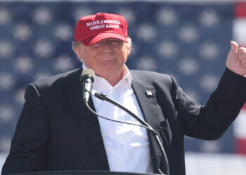 ترامپ دوره ۹۰ روزه مذاکره با مکزیک را اعلام کرد/ تعرفه‌های ۲۵ درصدی همچنان باقی می‌مانند