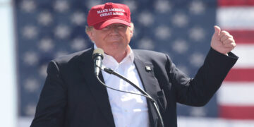 ترامپ دوره ۹۰ روزه مذاکره با مکزیک را اعلام کرد/ تعرفه‌های ۲۵ درصدی همچنان باقی می‌مانند