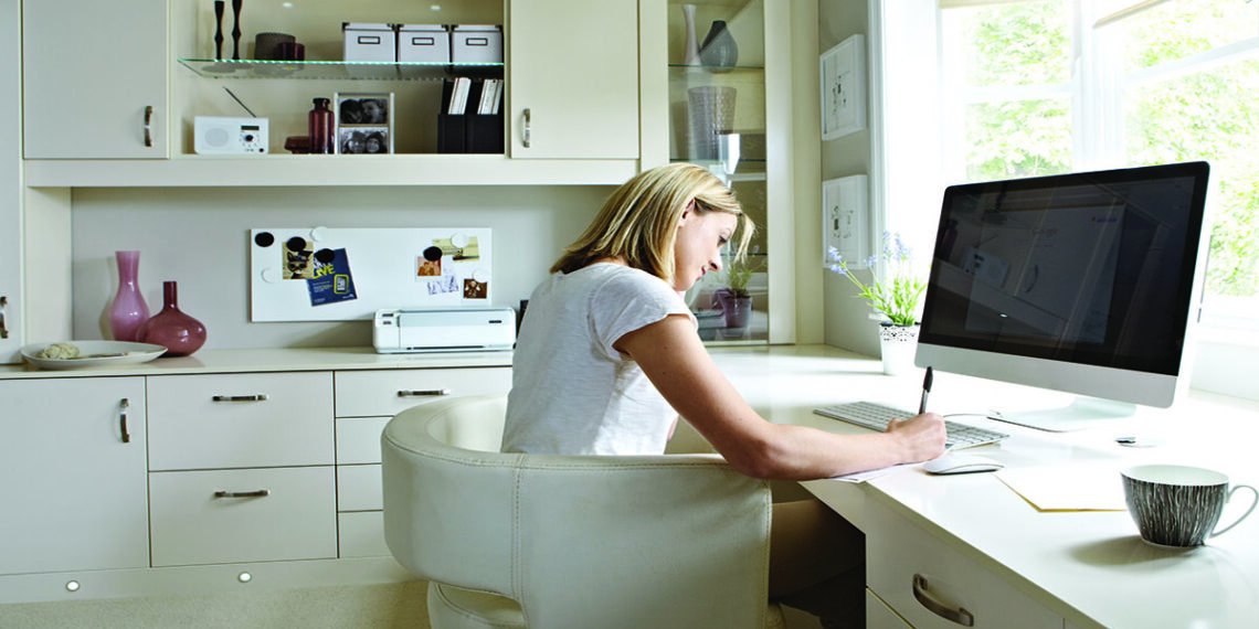 نخست‌وزیر انتاریو: زمان بازگشت تمام‌وقت کارمندان دولت فدرال به دفتر فرا رسیده است