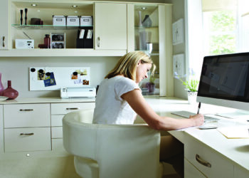 نخست‌وزیر انتاریو: زمان بازگشت تمام‌وقت کارمندان دولت فدرال به دفتر فرا رسیده است