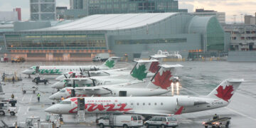 صدها پرواز در کانادا لغو شدند؛ خدمه کابین ایرکانادا اعتصاب کردند