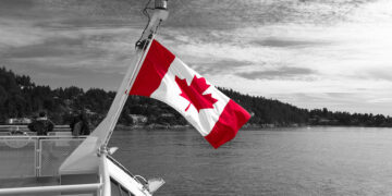 درخواست از دولت کانادا برای حذف ۶۴ هزار شغل در بخش خدمات عمومی