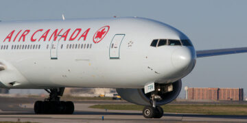 پایان اعتصاب مهمانداران ایرکانادا با توافق اولیه/ بازگشت کامل پروازها تا ۱۰ روز آینده