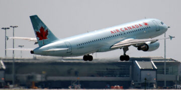 بن‌بست مذاکرات؛ خطر اعتصاب سراسری مهمانداران ایر کانادا پس از دهه‌ها