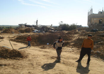 اسرائیل شهر غزه را بمباران می‌کند/ بریتانیا و متحدانش خواستار اقدام علیه «فاجعه قحطی در حال وقوع» هستند